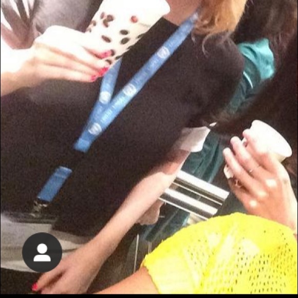 Black H&M top with white trim - Picture 5 of 5